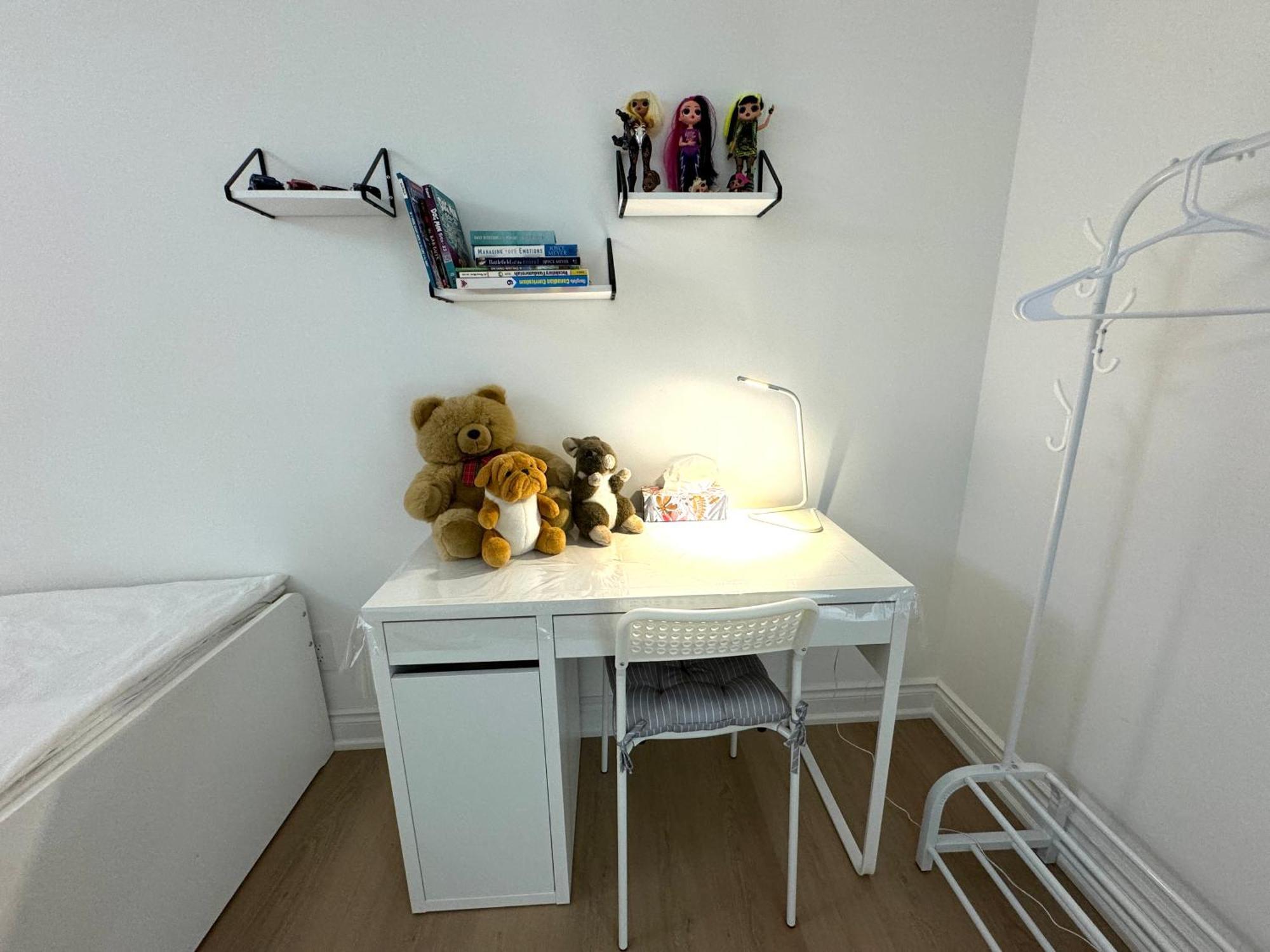 Cozy, Brand-New, 2Bdr,Walkout Apt, Free Parking ريتشموند هيل المظهر الخارجي الصورة